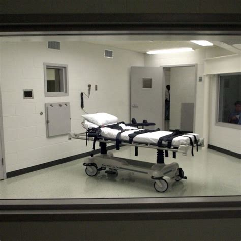 Federal Judge Blocks Arkansass Execution Spree