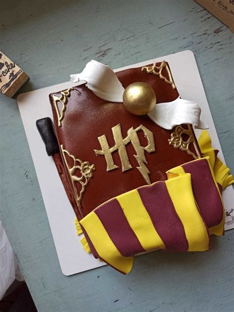 Torta de diseño libro Harry Potter