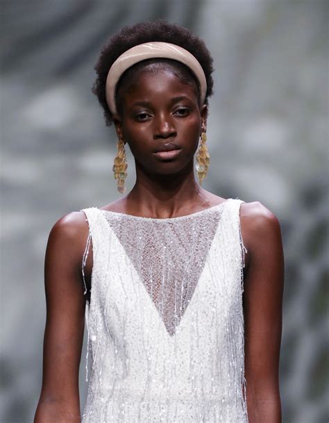 Acconciature sposa 2021: idee per capelli lunghi e corti | Amica
