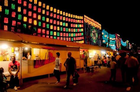 Photo Friday A Serious Christmas Lights In Medellin Over Yonderlust