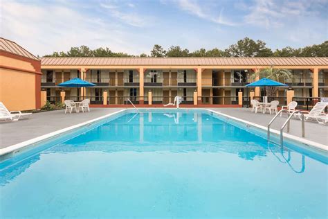 hotels in orangeburg sc near i-26 - Val Polk