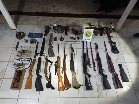 Mulher suspeita de fabricar e vender armas de fogo artesanais é presa