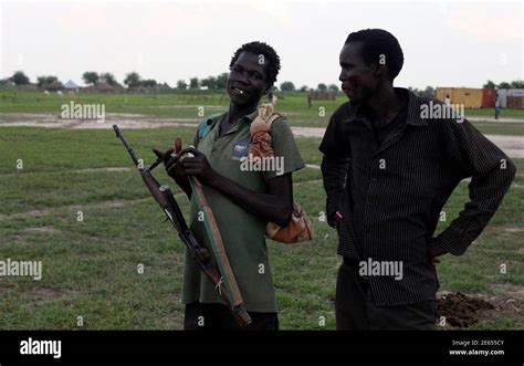 Nuer tribe High Resolution Stock Photography and Images - Alamy