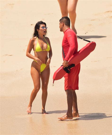 Kourtney Kardashian In Yellow Bikini 2018 08 Gotceleb