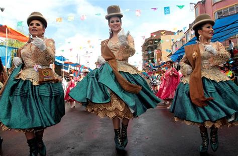 Cholas Bailando La Morenada Cholitas De Bolivia Carnaval Baile