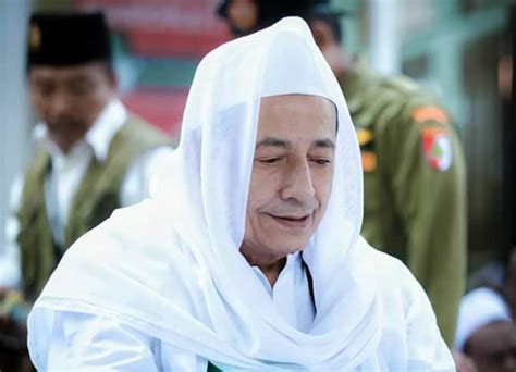 Biografi Maulana Habib Luthfi Bin Yahya Pekalongan Galeri Kitab Kuning