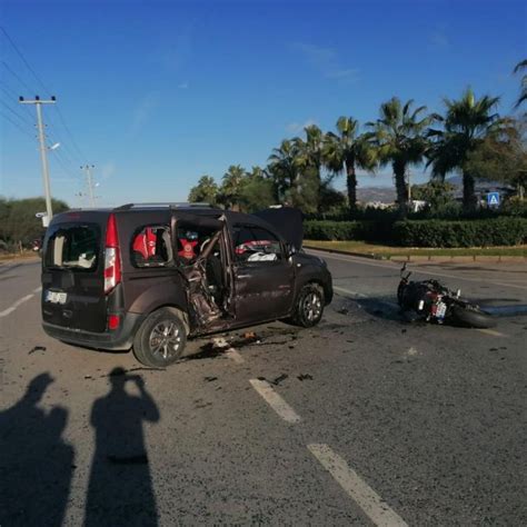 Gazipaşada Motosikletle Hafif Ticari Araç Çarpıştı 1i Ağır 2 Yaralı