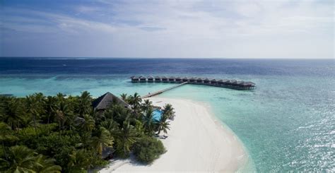 Filitheyo Island Resort – Journeys & Africa