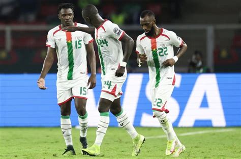 Les Spectateurs Poussent Le Burkina Vers La Victoire Face La