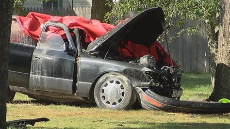 1 Dead Teen Brothers Hurt When Car Slams Into Tree Bursts Into Flames