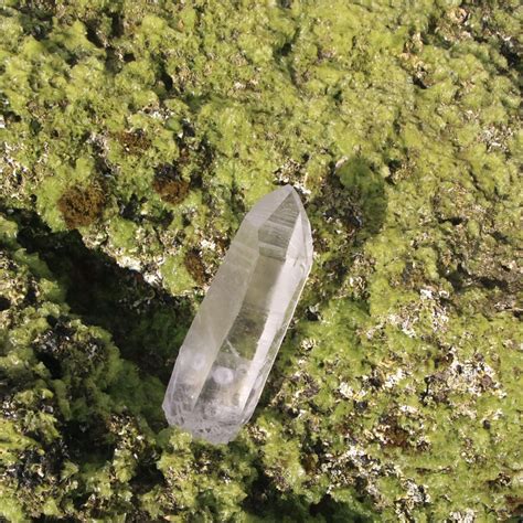 Ancient Lemurian Self- Healing Quartz Generator • The Crystal Cave