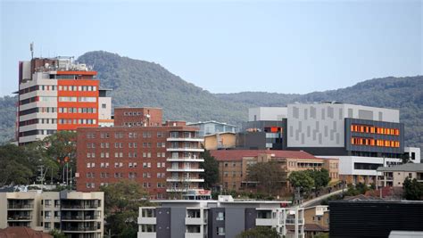 Visitors banned from Illawarra Shoalhaven hospital wards with COVID-19 ...