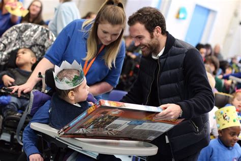 Juan Brings The Spirit Of The Three Kings To Manchester Juan Mata