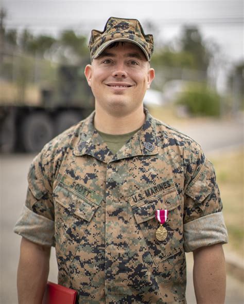 DVIDS Images I MIG Marine Receives Meritorious Service Medal Image