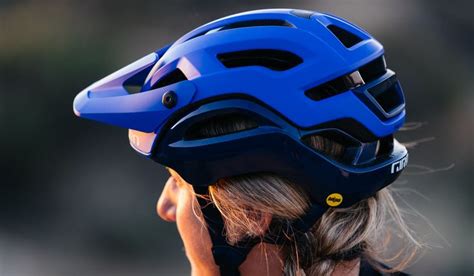 Giro Manifest Spherical Trail Helm Mit MIPS Spherical Technologie