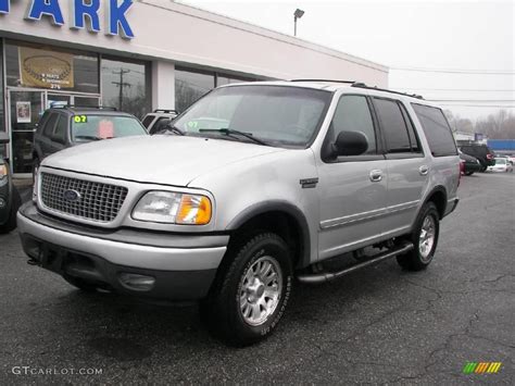 2001 Silver Metallic Ford Expedition XLT 4x4 22272286 Photo 2