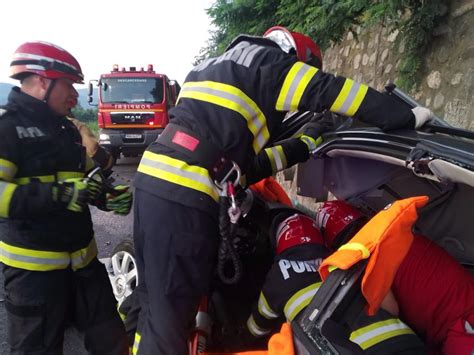 Foto Nc Un Accident Extrem De Grav Pe Valea Oltului Impact Ntre Un