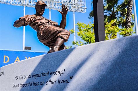 A Symbol Of Courage And Determination Jackie Robinson Statue Unveiled