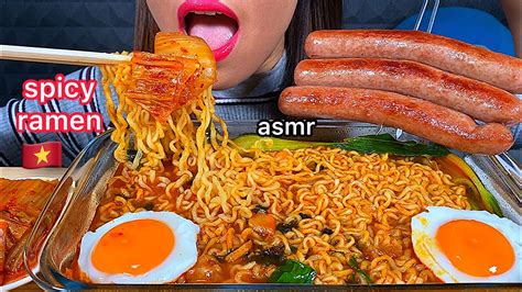 Eating Spicy Ramen Sausages Eggs Kimchi Makan Mie Ramen Sosis Telur