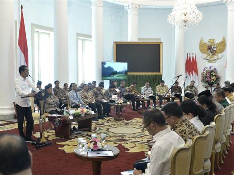 Presiden Tegaskan Pentingnya Penyederhanaan Sistem Perizinan