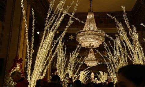 Roosevelt Hotel Lobby Now A Dazzling Winter Wonderland NOLA