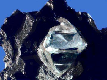 File:Rough diamond.jpg - Wikipedia