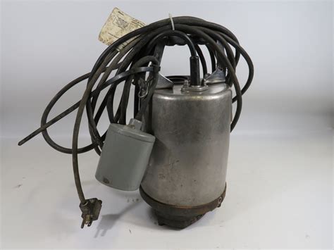 Franklin Electric Fs 750 Submersible Pump W Float Switch 1 12 Npt Out Used Industrial