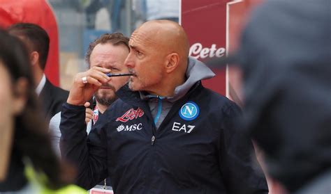 Napoli Moet Vrezen Voor Vertrek Succestrainer Luciano Spalletti