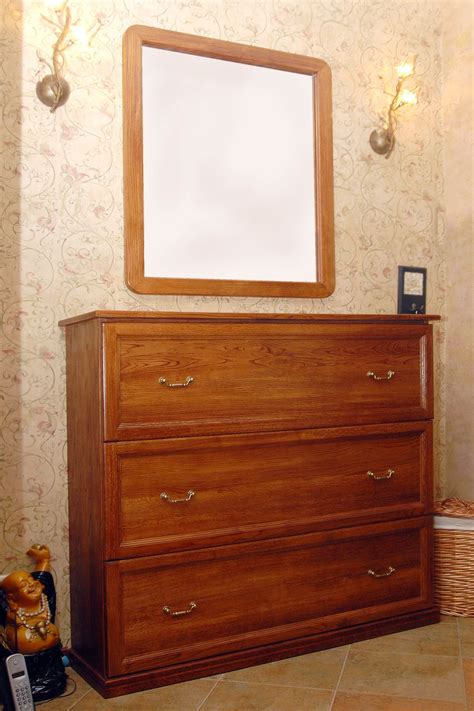 Шкафы книжные, шкафы одежные, витрины, комоды, стеллажи | Компания ...