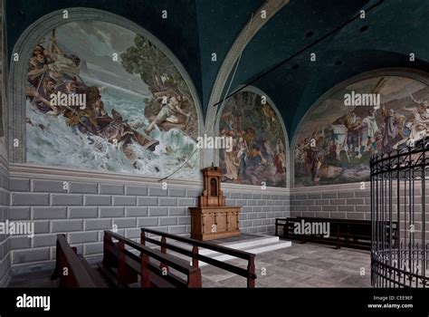 Sisikon Tellskapelle Am Urner See Stock Photo Alamy