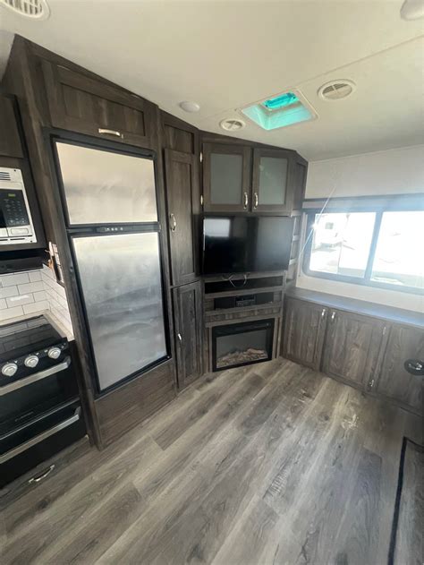 2019 Used Couples Coach Fifth Wheel Mesa Ridge Camper WONT LAST LONG