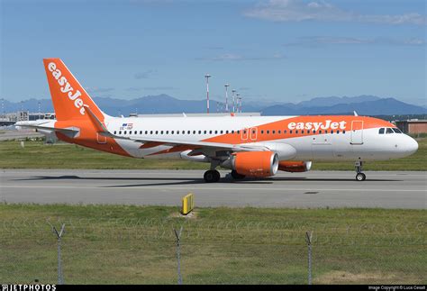 Oe Inf Airbus A Easyjet Europe Luca Cesati Jetphotos