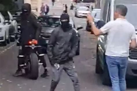 Brave Residents Confront Masked Hammer Wielding Thugs Trying To Steal