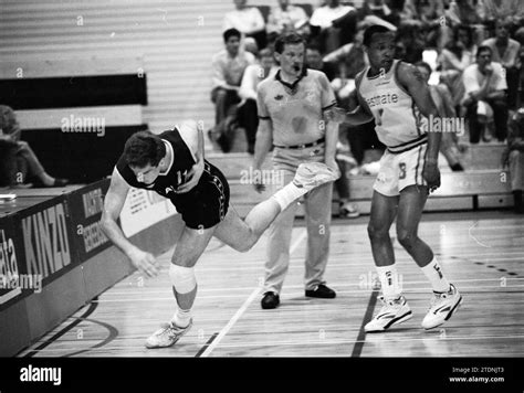 Mejor Amigo De Baloncesto Akrides Fotograf As E Im Genes De Alta