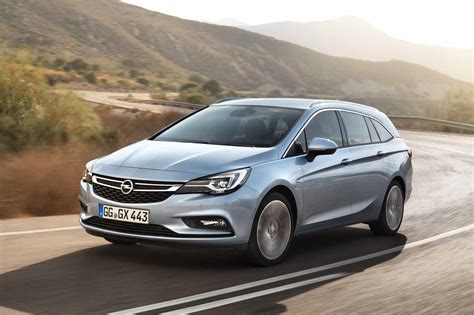 Nova Opel Astra J Tem Pre Os Carrinha Sports Tourer Estreia Cdti