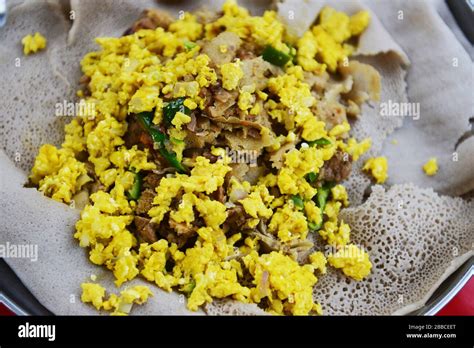 Injera with eggs hi-res stock photography and images - Alamy