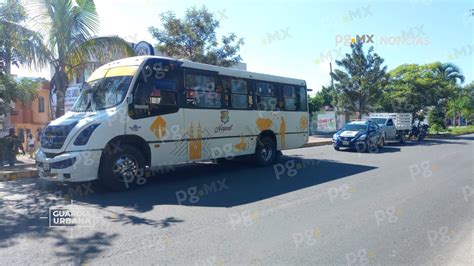 Camión urbano atropella a una mujer sobre el Bulevar Colosio de Tepic