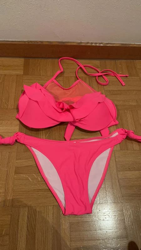 Hot Sexy Bizzy Boo Bikini Pics