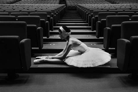 Ballet Dancers Portraits In The Backstage Fubiz Media