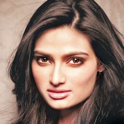 Athiya Shetty Height, Weight, Age, Affairs & More » StarsUnfolded