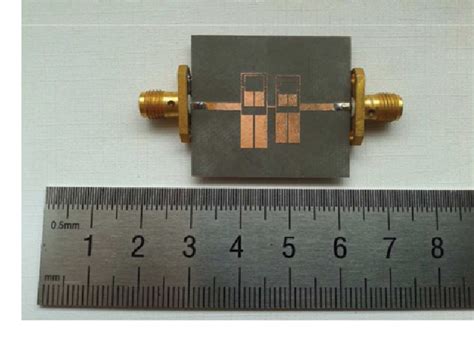 Figure From Compact Lowpass Filter With Wide Stopband Using Stepped