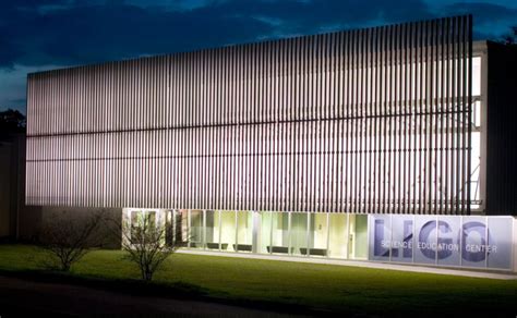 facade vertical pattern archives modern design