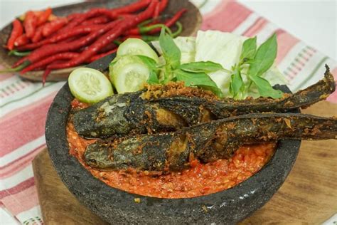 Tips Bikin Sambal Pecel Lele Jangan Lupa Tambah Tomat Dan Terasi