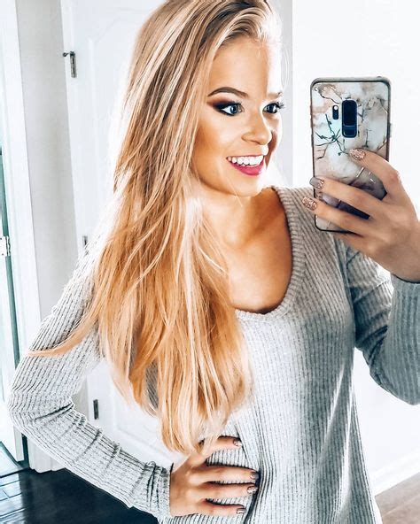 40 SELFIES Ideas In 2020 Petite Bloggers Petite Fashion Blonde