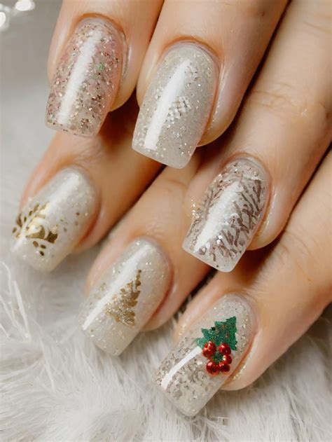 105 Festive Christmas Acrylic Nail Designs And Nail Art Ideas