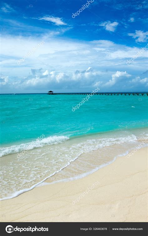 Tropical Maldives island with white sandy beach and sea — Stock Photo ...