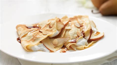 Crêpes Aux Poires Et à Lérable De Josée Di Stasio Recettes Iga