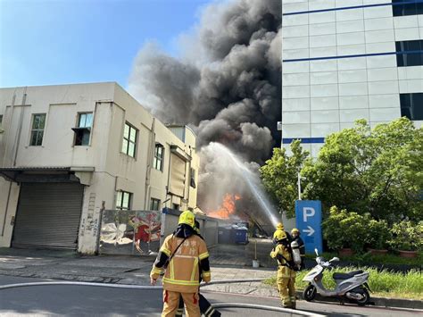 濃煙竄天！楠梓區塑膠工廠大火 提醒下風處居民緊閉門窗 Yahoo奇摩時尚美妝