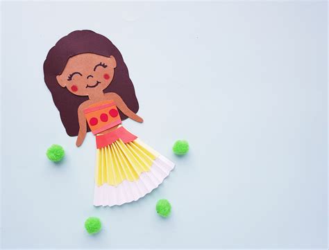 Disney's Moana Craft: Moana Paper Doll - Hawaii Travel with Kids