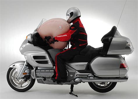 Honda Gold Wing Motorcycle Airbag System Explained Autoevolution